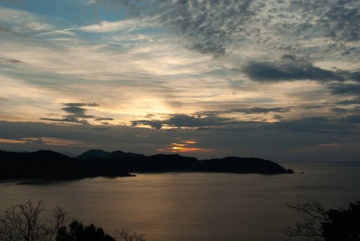 陸上岬からの夕日の入り。