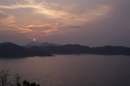 陸上岬からの夕日の入り。