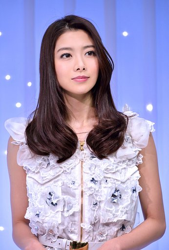 ニコンブースのモデルさん