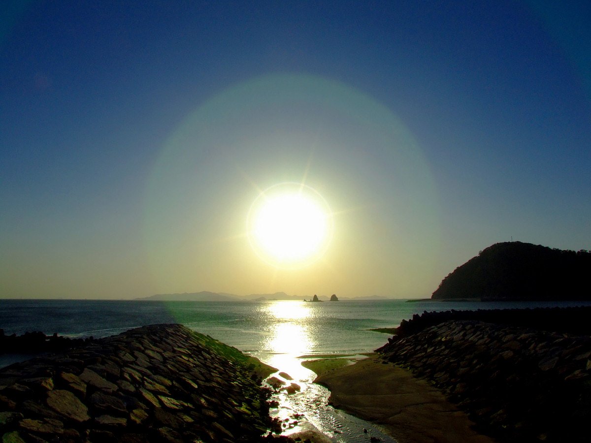 太陽の暈（光の輪）