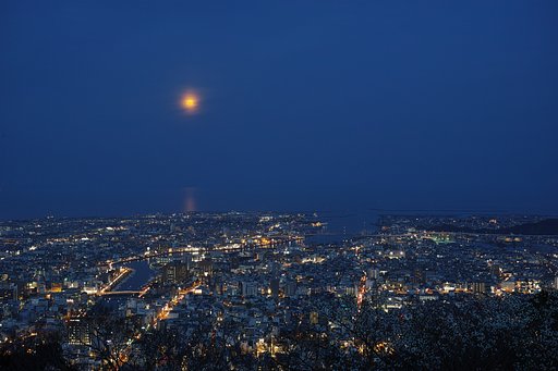 眉山頂上の夜景