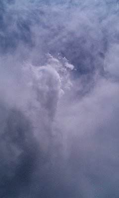 怪しい雲ゆき