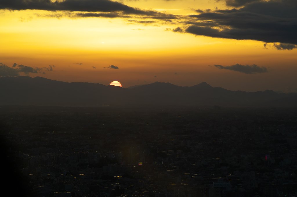 ちょっとだけ覗いた夕日