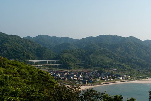 陸上部落と新旧国道178号線。