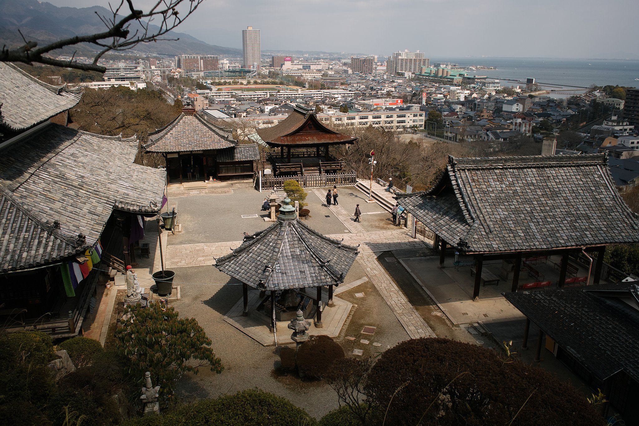 お寺の境内