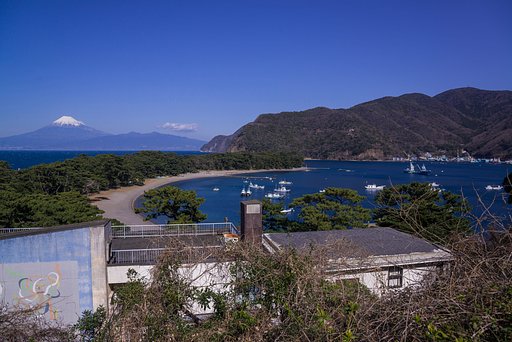 戸田（へだ）港
