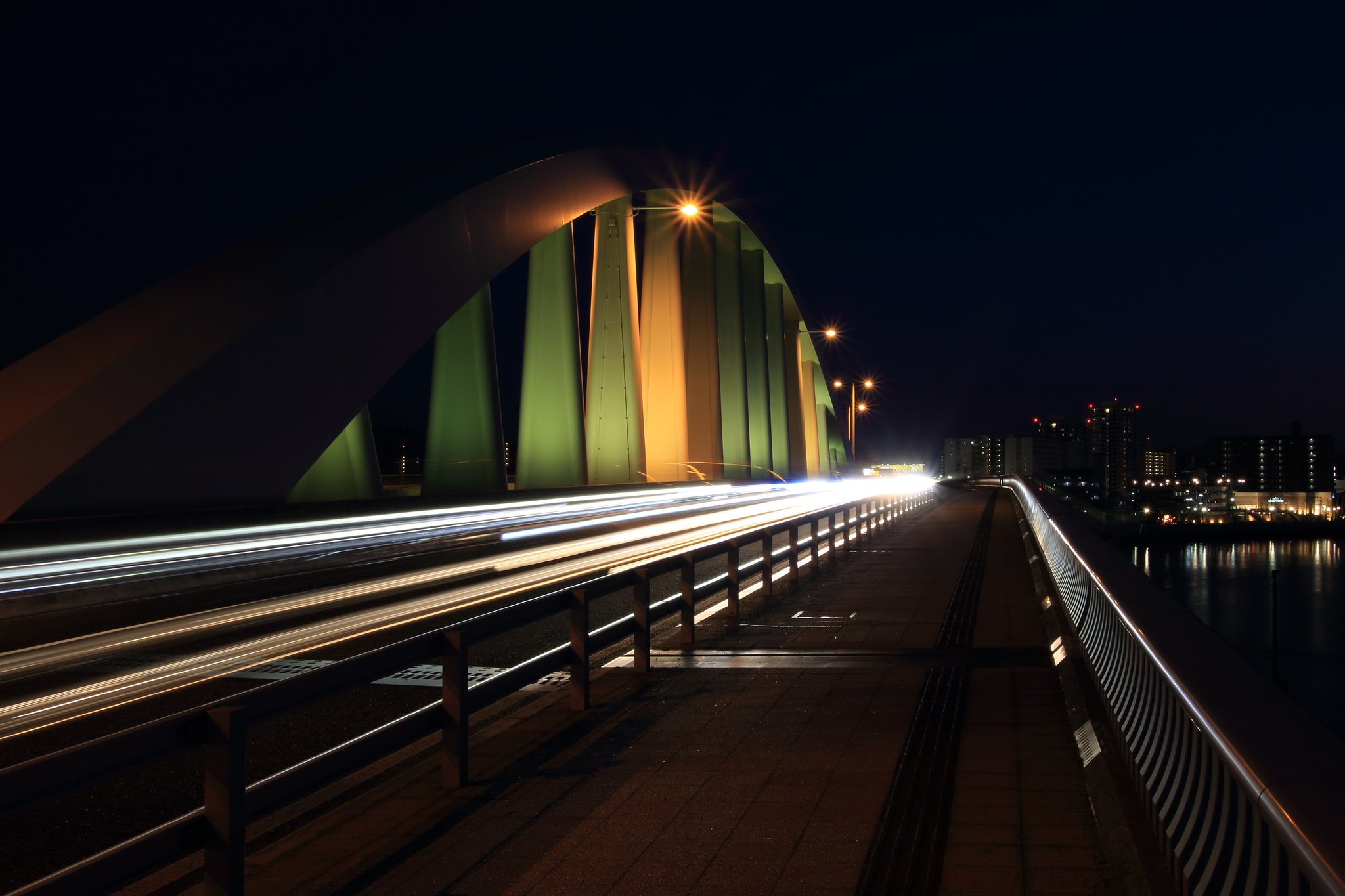 【動感】静と動（広島市宇品大橋）