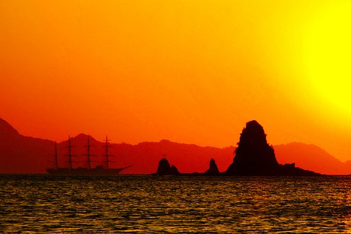 落日と海王丸