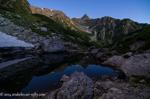 山頂で夜明けを迎えた翌朝は