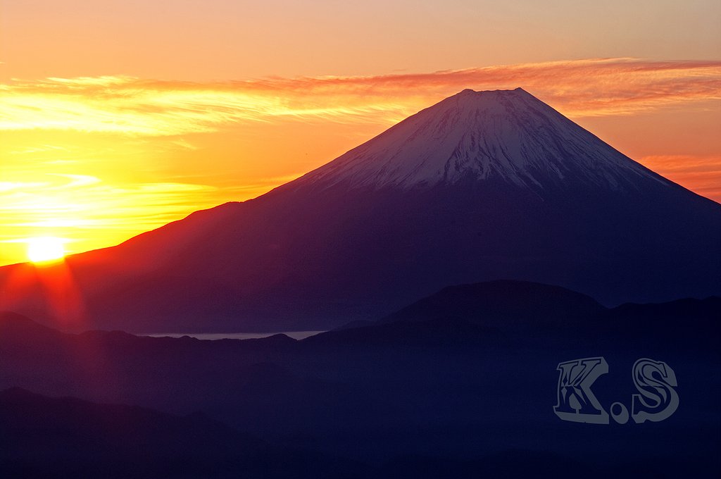 そして、赤の夜明けの最後は？　黄金の日の出へと