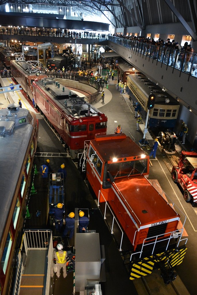 鉄道博物館 ＥＦ５５展示作業風景