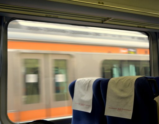 国分寺駅　特急レッドアロー車内からの風景