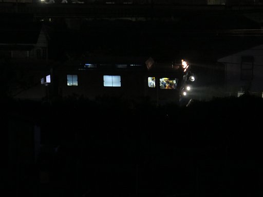 真夜中の工事車両