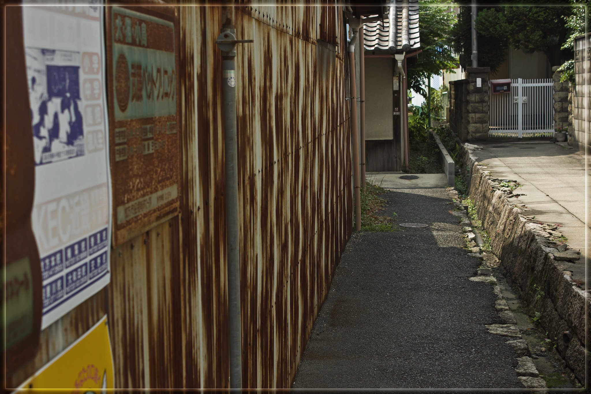 トタン路地