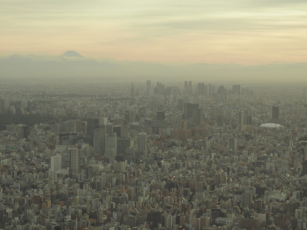 滲みよる夕暮れ