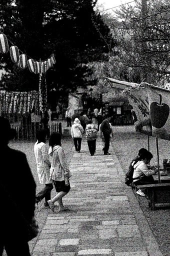 春の祭りにて　＃５