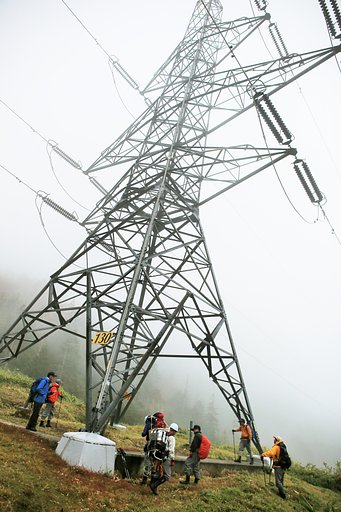 【今年の一枚】10月：電気を送り続ける