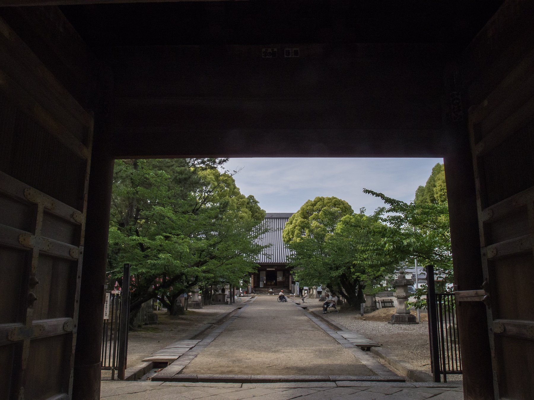 山門より