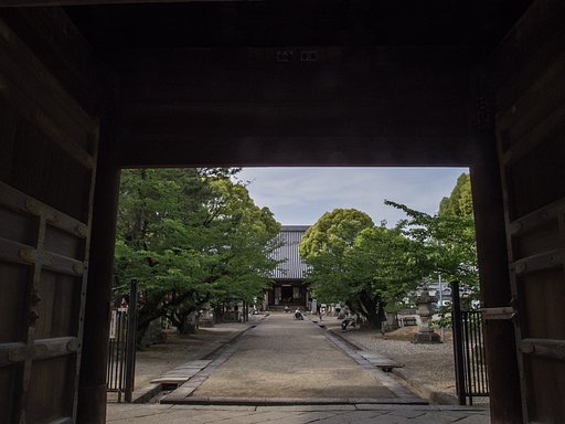 山門より