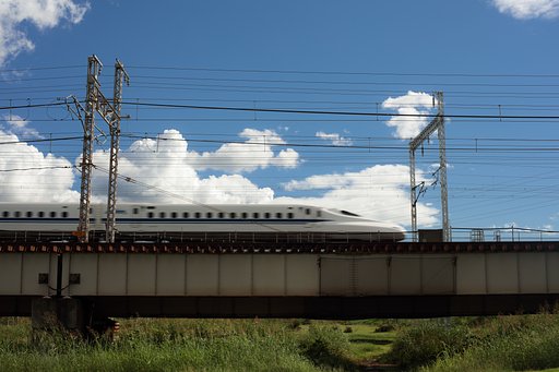どこか変と感じる写真だと思いますが、、、