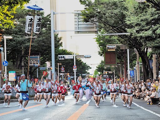 阿波踊り