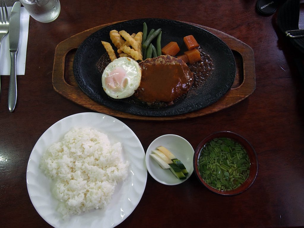 町の食堂