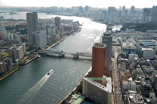 春のうららの隅田川