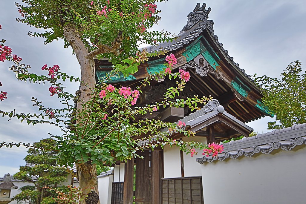 寺院にて