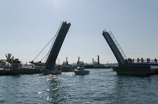 跳ね橋