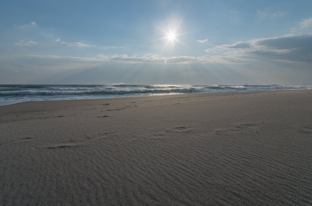 【広がる】砂浜と海