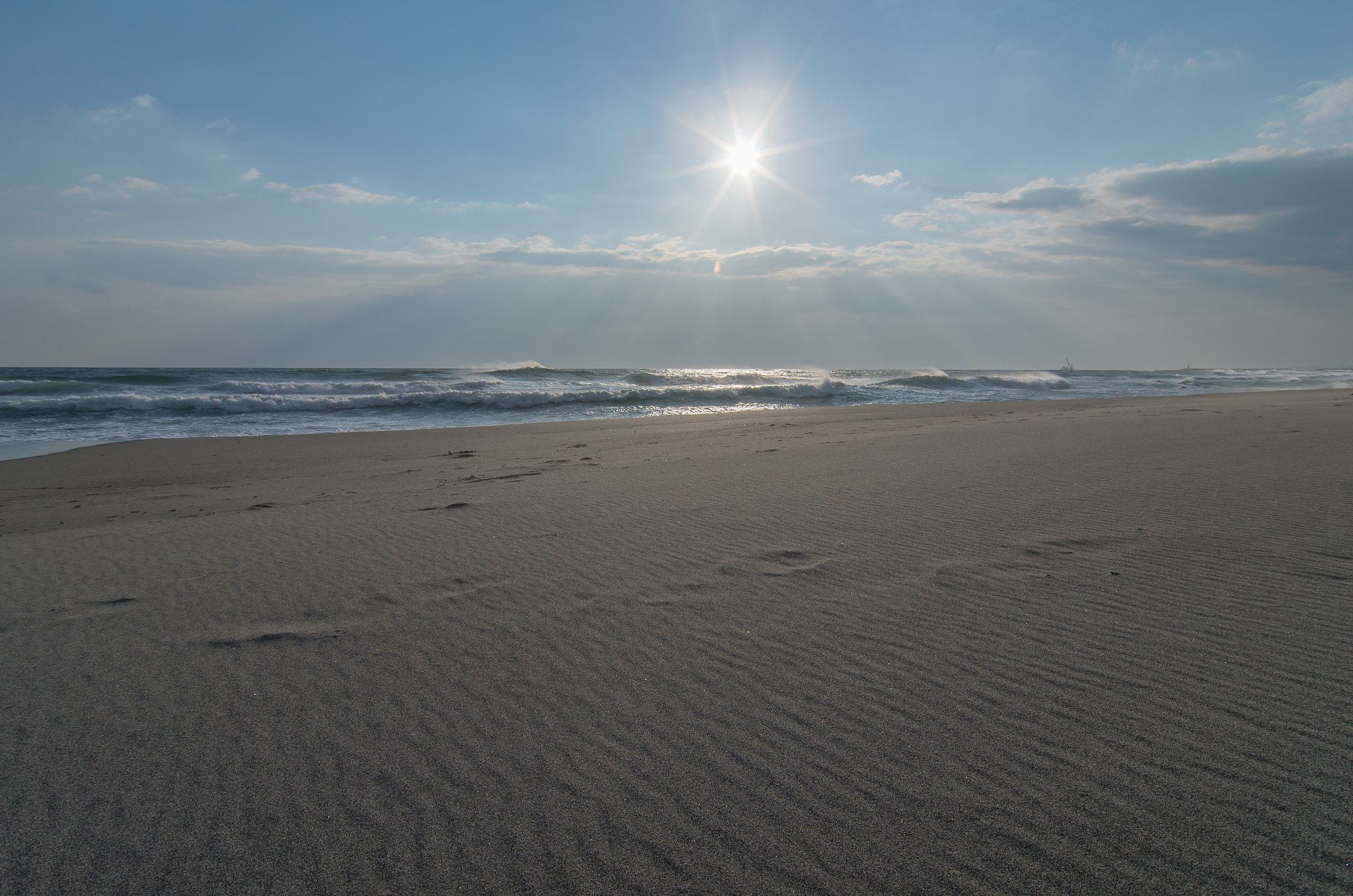 【広がる】砂浜と海