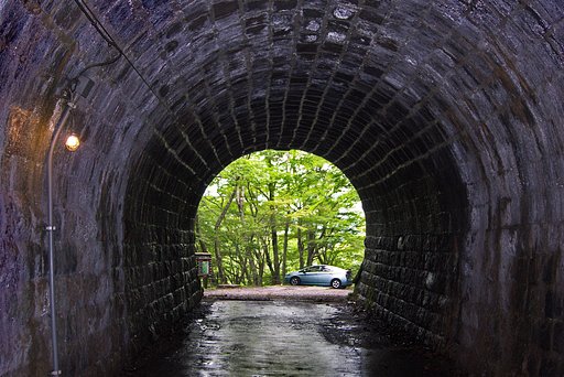 【広がり】トンネルの向う側に