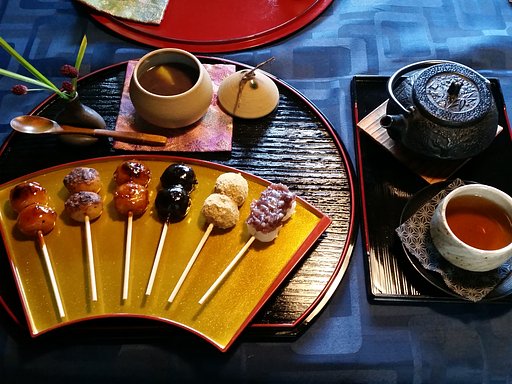 【笑】団子味比べとミニ栗ぜんざいとほうじ茶❤﻿