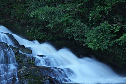 滝飛沫