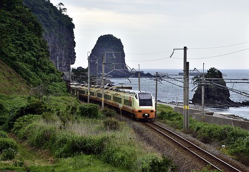 海辺の電車