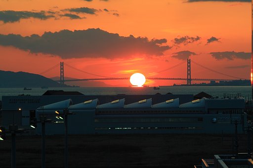 春の夕日（神戸）