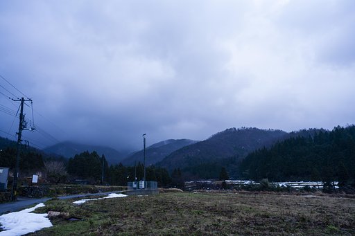 雨やアラレ！
