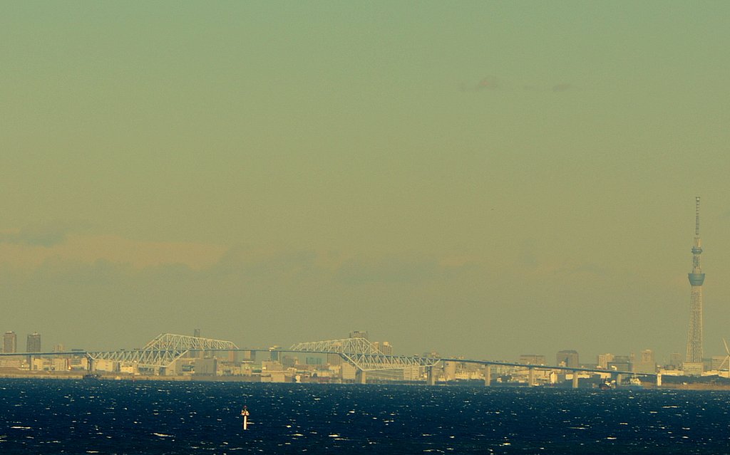 東京スカイツリーとゲートブリッジ
