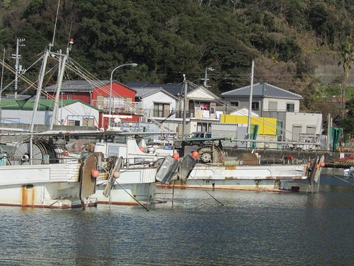 田舎の港町　元根井漁港の船舶
