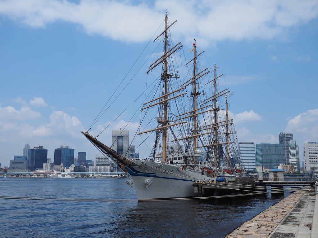 海の日の「日本丸二世」