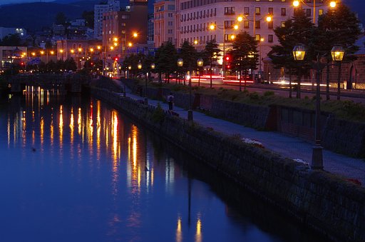 光る運河