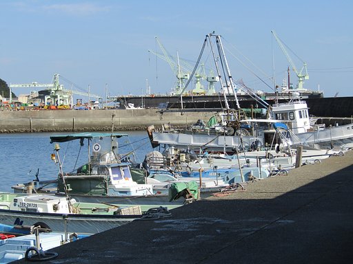 船舶ドック＆漁港＆青空