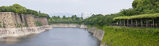 大阪城のお濠様
