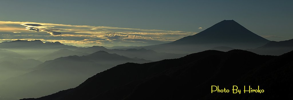 峠の朝景