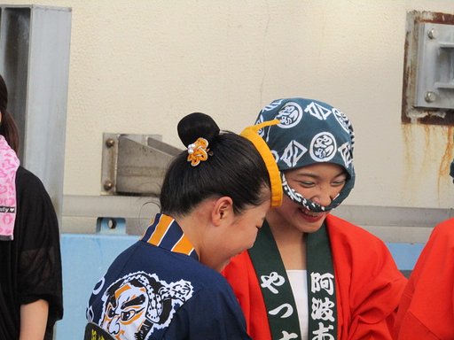 笑顔で踊る阿波踊り