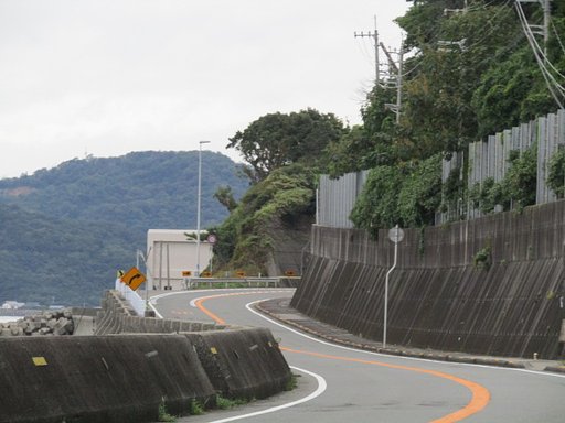 鳴門海峡沿いの国道＆ヘアピンカーブ