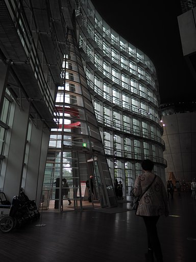 Line & Wave(国立新美術館)その1