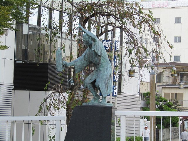 橋の上で阿波踊りｂｙ両国橋