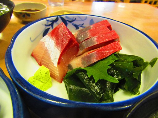 赤身のはまちの刺身最高級品です