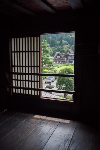 変わらぬ窓の景色